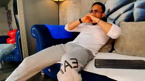 Vans Ross online show from February 14, 2026, 7:32 pm