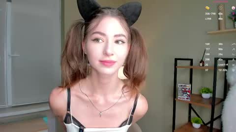 Snapshot of vanvanvibe chatting on May 28, 2026, 4:37 pm Charline online show from May 28, 2026, 4:37 pm