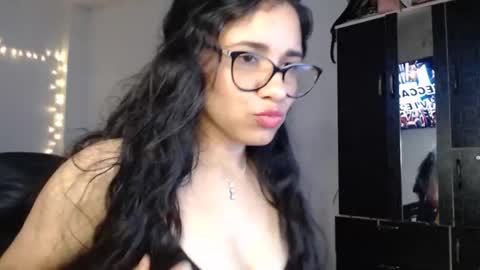 vanyxxxx online show from November 28, 2025, 4:04 am