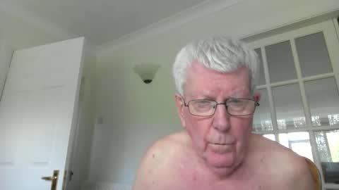 Snapshot of vassus chatting on April 15, 2026, 3:19 pm vassus online show from April 15, 2026, 3:19 pm