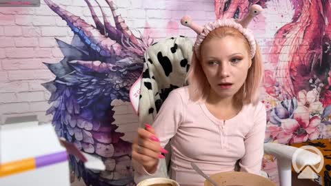 Snapshot of vasya_sylvia chatting on December 4, 2024, 8:56 am Vasya Sylvia online show from December 4, 2024, 8:56 am