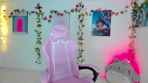 vaura222 online show from December 14, 2024, 1:39 am