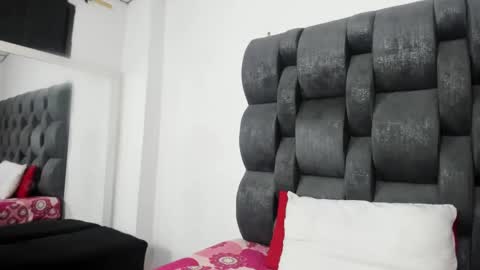 Snapshot of vauroracooper chatting on September 24, 2025, 2:26 am Aurora Cooper online show from September 24, 2025, 2:26 am