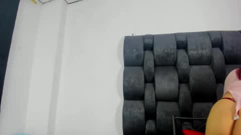 Snapshot of vauroracooper chatting on October 19, 2025, 1:17 am Aurora Cooper online show from October 19, 2025, 1:17 am