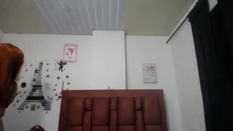 Snapshot of vauroracooper chatting on October 27, 2025, 12:47 am Aurora Cooper online show from October 27, 2025, 12:47 am