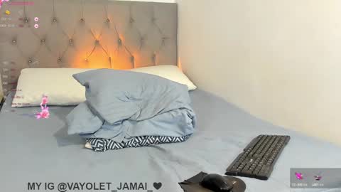 Snapshot of vayolet___ chatting on December 20, 2024, 10:00 pm Hi Im Vayolet online show from December 20, 2024, 10:00 pm