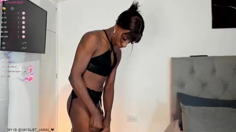 Snapshot of vayolet___ chatting on February 6, 2025, 8:13 pm Hi Im Vayolet online show from February 6, 2025, 8:13 pm