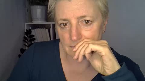 vea_motty online show from May 30, 2026, 6:27 pm