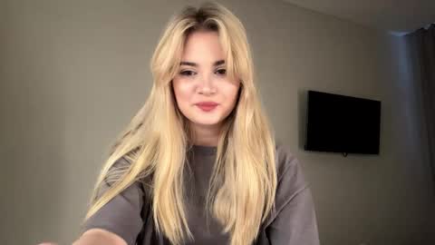 Monika online show from March 3, 2026, 1:06 pm