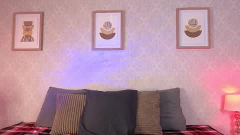 Vee Simons online show from October 17, 2025, 9:28 pm