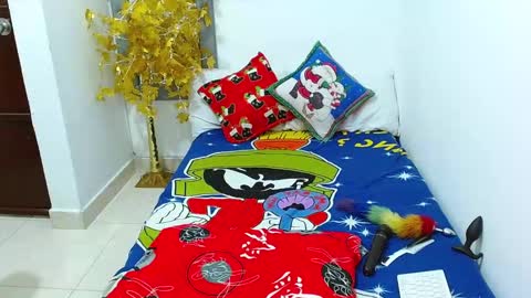 velk_hot1 online show from December 20, 2025, 6:59 pm