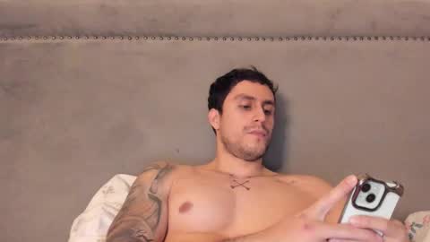 Snapshot of velkoz7 chatting on February 11, 2026, 3:33 am Emm online show from February 11, 2026, 3:33 am