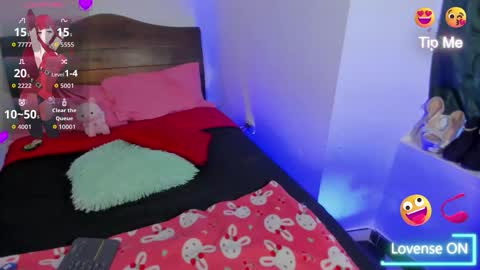 Vella online show from November 8, 2025, 3:34 pm