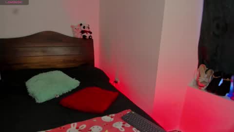 Vella online show from November 15, 2025, 5:31 pm