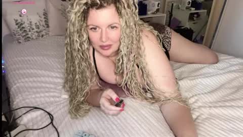 vellinka online show from October 7, 2025, 6:21 am