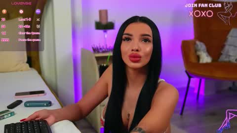 Snapshot of velmaevans chatting on October 24, 2025, 5:42 pm Velma online show from October 24, 2025, 5:42 pm