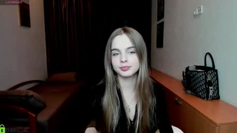 Snapshot of velora_vyxen chatting on October 7, 2025, 12:02 pm velora_vyxen online show from October 7, 2025, 12:02 pm