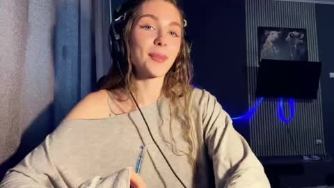 Nia online show from March 15, 2026, 12:22 pm