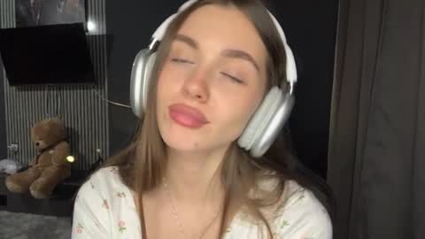 Nia online show from April 6, 2026, 4:30 pm