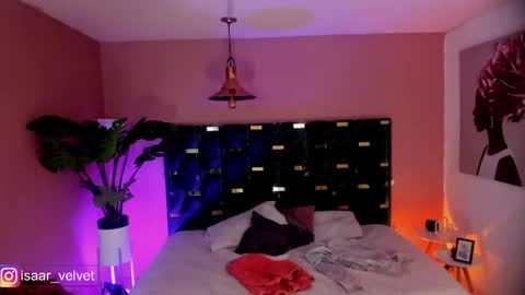 Snapshot of velvet_dreams_ chatting on April 17, 2026, 11:46 am Isabella online show from April 17, 2026, 11:46 am