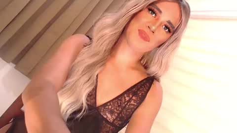 Snapshot of velvet_fux chatting on December 7, 2024, 5:09 pm Richy will make you fall in love online show from December 7, 2024, 5:09 pm
