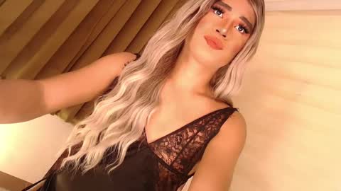 Snapshot of velvet_fux chatting on December 13, 2024, 5:16 am Richy will make you fall in love online show from December 13, 2024, 5:16 am