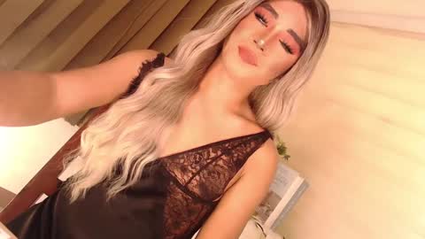 Snapshot of velvet_fux chatting on December 18, 2024, 9:36 am Richy will make you fall in love online show from December 18, 2024, 9:36 am