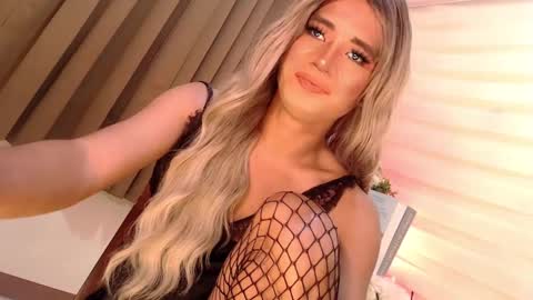 Snapshot of velvet_fux chatting on January 3, 2025, 11:46 am Richy will make you fall in love online show from January 3, 2025, 11:46 am