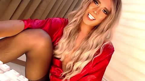Snapshot of velvet_fux chatting on January 31, 2025, 9:48 pm Richy will make you fall in love online show from January 31, 2025, 9:48 pm