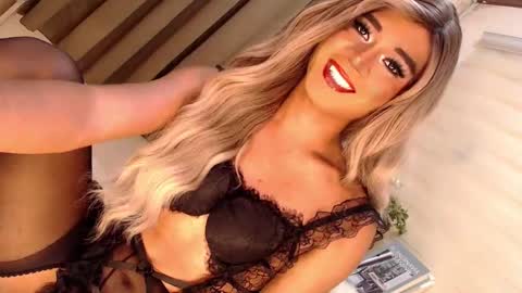Snapshot of velvet_fux chatting on February 22, 2025, 5:46 pm Richy will make you fall in love online show from February 22, 2025, 5:46 pm