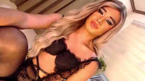 Snapshot of velvet_fux chatting on February 22, 2025, 11:57 pm Richy will make you fall in love online show from February 22, 2025, 11:57 pm