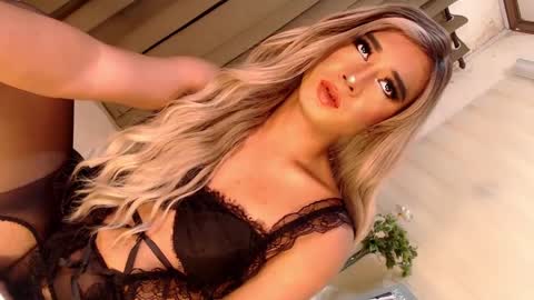 Snapshot of velvet_fux chatting on February 26, 2025, 7:38 pm Richy will make you fall in love online show from February 26, 2025, 7:38 pm