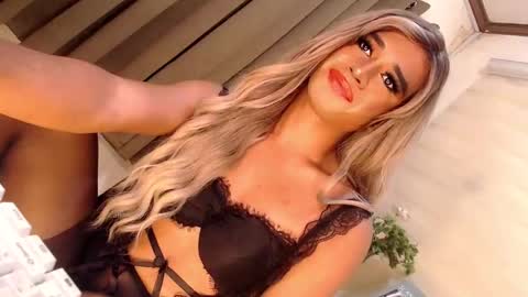 Snapshot of velvet_fux chatting on February 27, 2025, 11:26 pm Richy will make you fall in love online show from February 27, 2025, 11:26 pm