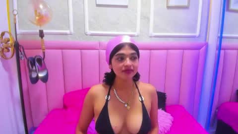 velvet_giirll online show from July 8, 2026, 1:04 pm