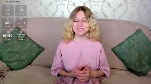 Snapshot of velvet_peach_ chatting on September 10, 2025, 11:43 am velvet_peach_ online show from September 10, 2025, 11:43 am