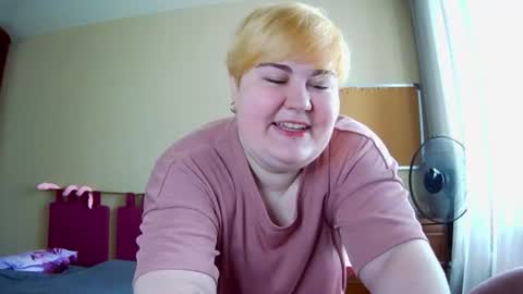 velvetcandy_ online show from August 3, 2026, 7:18 am