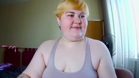 velvetcandy_ online show from August 3, 2026, 9:04 am