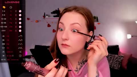 Mia online show from November 7, 2025, 8:47 am