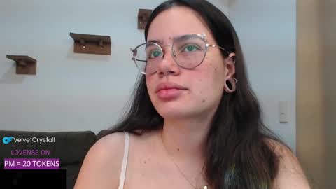 Snapshot of velvetcrystal chatting on September 19, 2025, 4:25 am Crystal PVT OPEN online show from September 19, 2025, 4:25 am