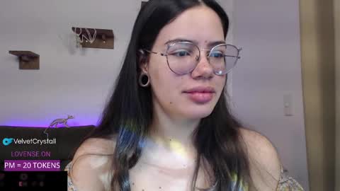Snapshot of velvetcrystal chatting on October 5, 2025, 5:50 am Crystal PVT OPEN online show from October 5, 2025, 5:50 am