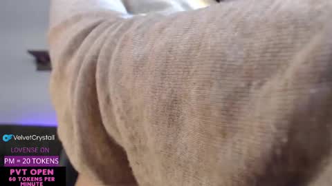 Snapshot of velvetcrystal chatting on October 11, 2025, 6:34 am Crystal PVT OPEN online show from October 11, 2025, 6:34 am