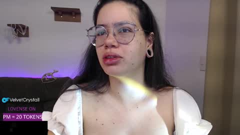 Snapshot of velvetcrystal chatting on October 23, 2025, 6:13 am Crystal PVT OPEN online show from October 23, 2025, 6:13 am