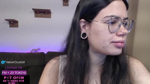 Snapshot of velvetcrystal chatting on October 28, 2025, 6:06 am Crystal PVT OPEN online show from October 28, 2025, 6:06 am