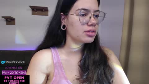 Snapshot of velvetcrystal chatting on November 3, 2025, 4:14 am Crystal PVT OPEN online show from November 3, 2025, 4:14 am
