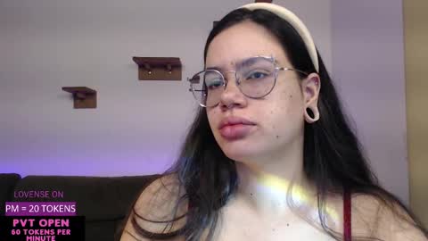 Snapshot of velvetcrystal chatting on November 9, 2025, 6:23 am Crystal PVT OPEN online show from November 9, 2025, 6:23 am