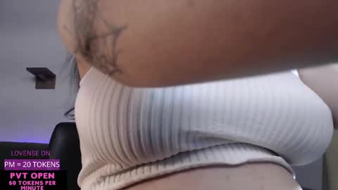 Snapshot of velvetcrystal chatting on November 13, 2025, 2:10 am Crystal PVT OPEN online show from November 13, 2025, 2:10 am