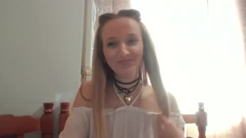 velvetintuition online show from April 25, 2026, 10:51 am