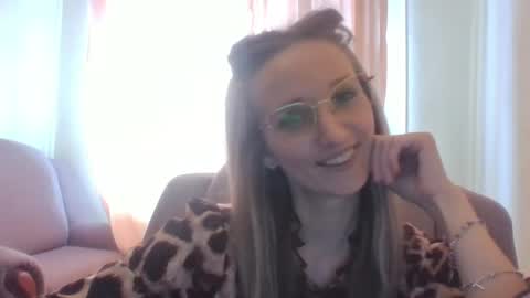Snapshot of velvetintuition chatting on June 1, 2026, 1:13 pm velvetintuition online show from June 1, 2026, 1:13 pm