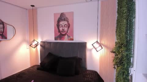 velvetscarlett online show from March 16, 2026, 1:26 pm