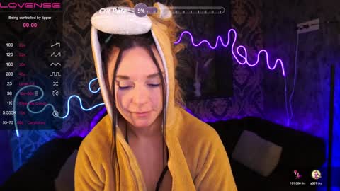 Snapshot of velvetsky_ chatting on December 7, 2024, 7:38 am Stella online show from December 7, 2024, 7:38 am